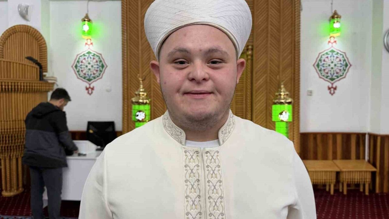 Down sendromlu Fırat’ın camideki vaazı sosyal medyada ilgi gördü