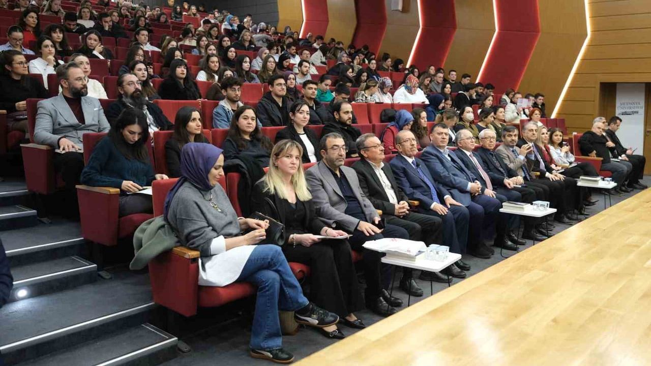 Dr. Ahmet Özkul Mudanya Üniversitesi'nde Girişimcilik ve Yeni Nesil Liderlik Anlattı