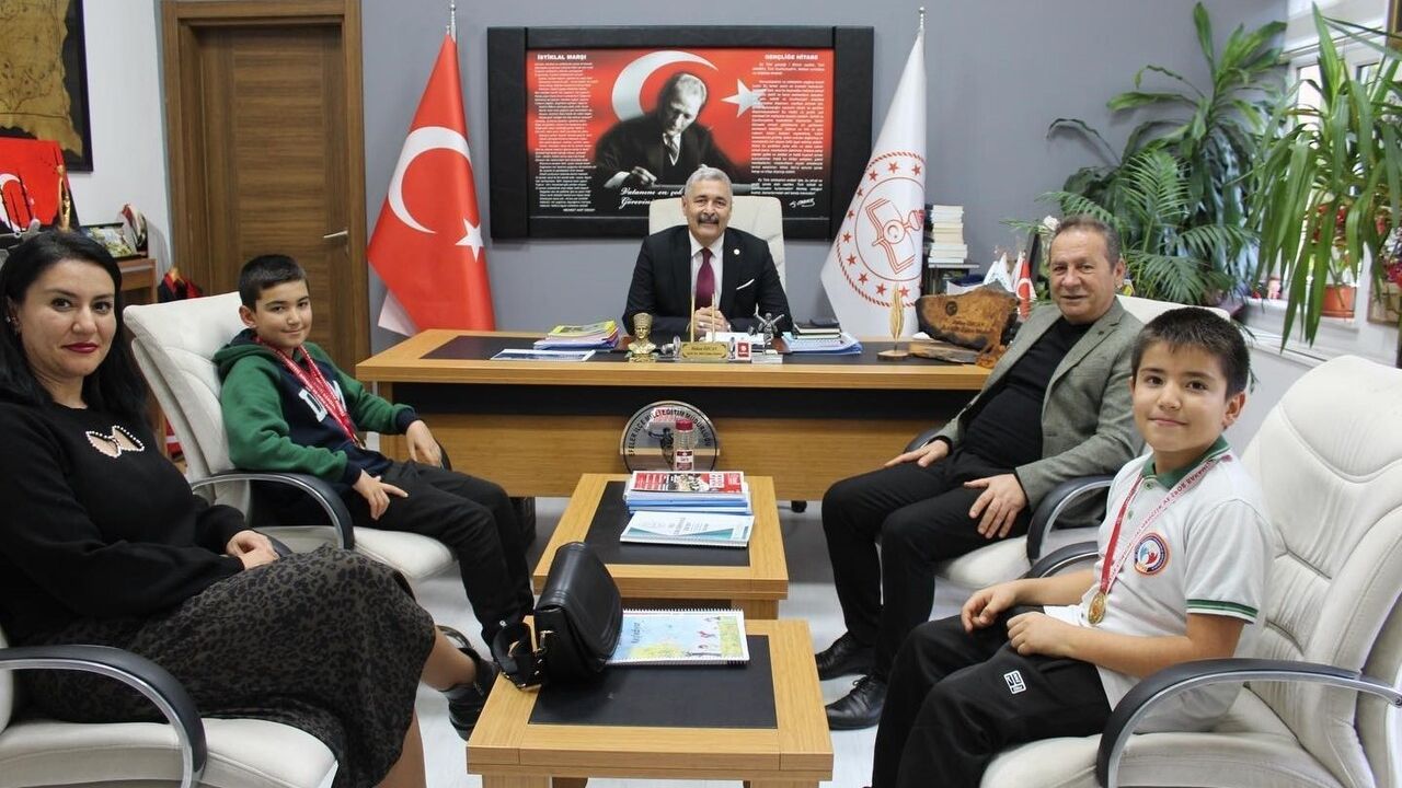 Dr. Fevzi Mürüvet Uğuroğlu Ortaokulu’ndan Paralimpik Yüzmede İl Birinciliği