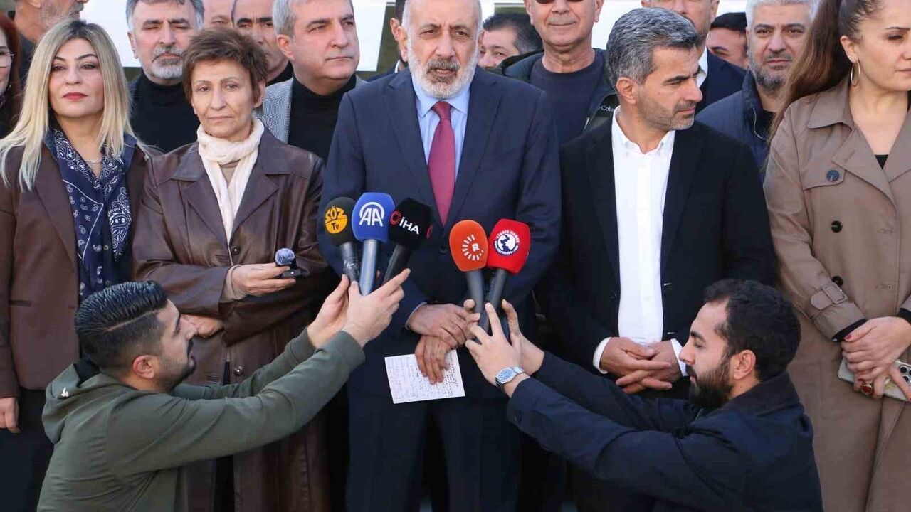 DTSO, Amedspor’a yeni takım otobüsü teslim etti