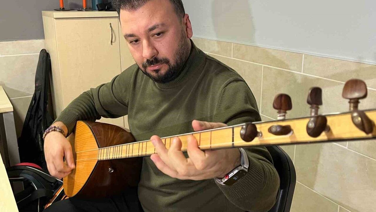 Düğününde Söyledikleri Şarkı Viral Olunca 300 bin lira talep edildi