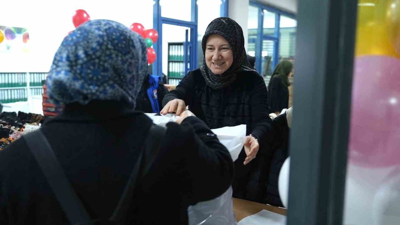 Düzce Belediyesi'nden 'Bir Bot, Bir Mont Kampanyası' yeniden başladı