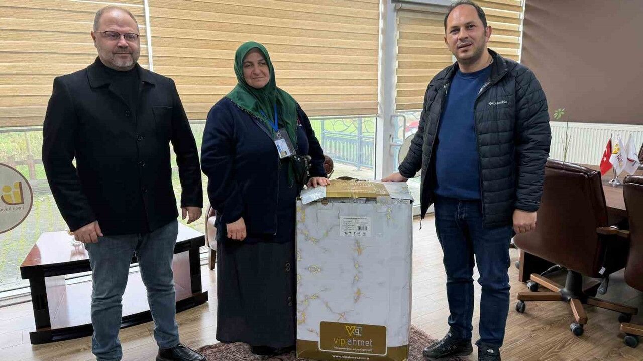 Düzce'de bayrağı koruyan personele çeyiz desteği