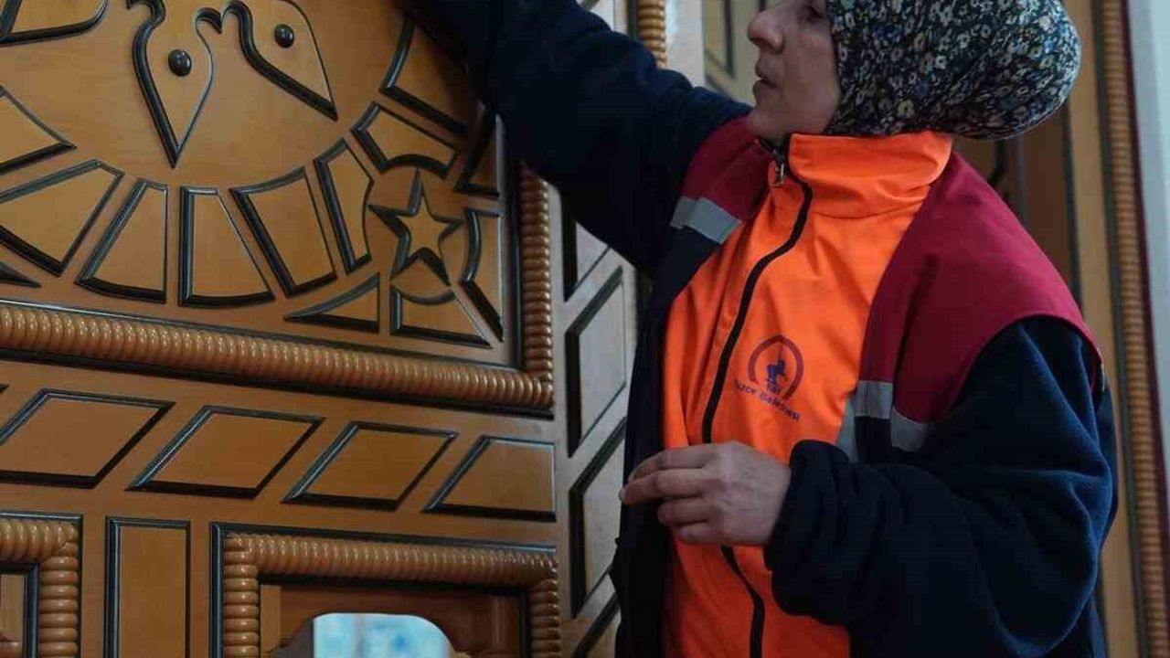 Düzce'de camiler dördüncü tur temizlikle yenilendi