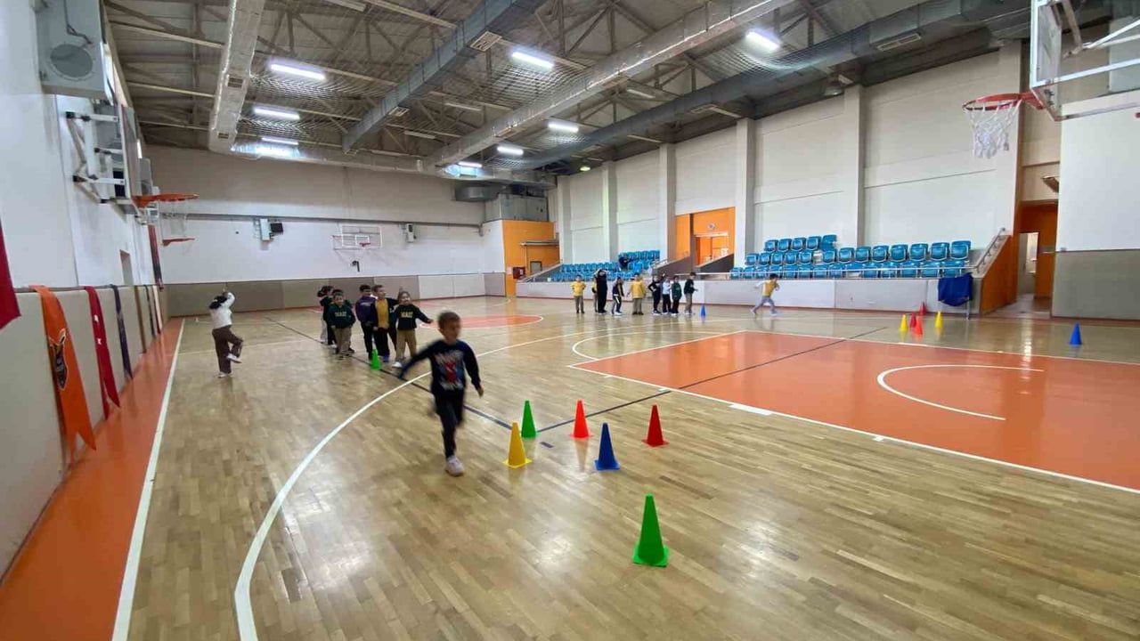 Düzce'de İFET: Geleneksel Çocuk Oyunlarıyla 650 Öğrenci Bir Araya Geldi