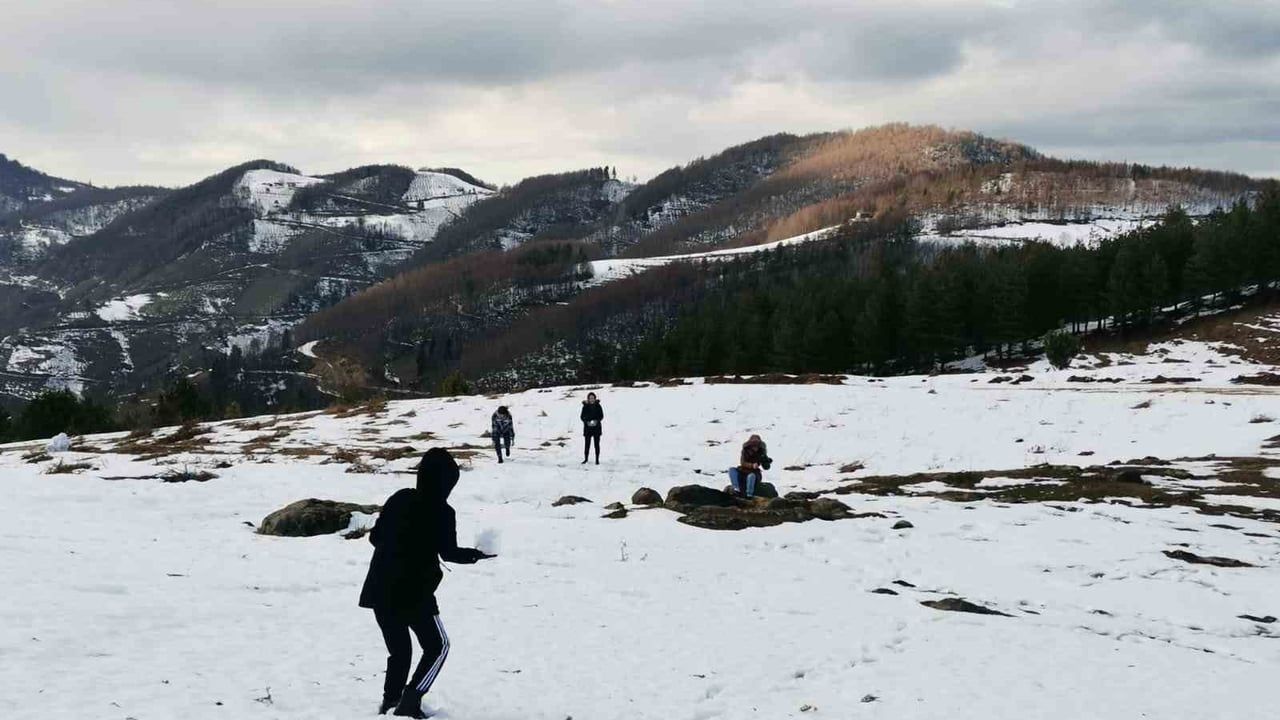 Düzce'de kartopu uyarısı: Soğukta doğru hazırlık sakatlanmaları önler