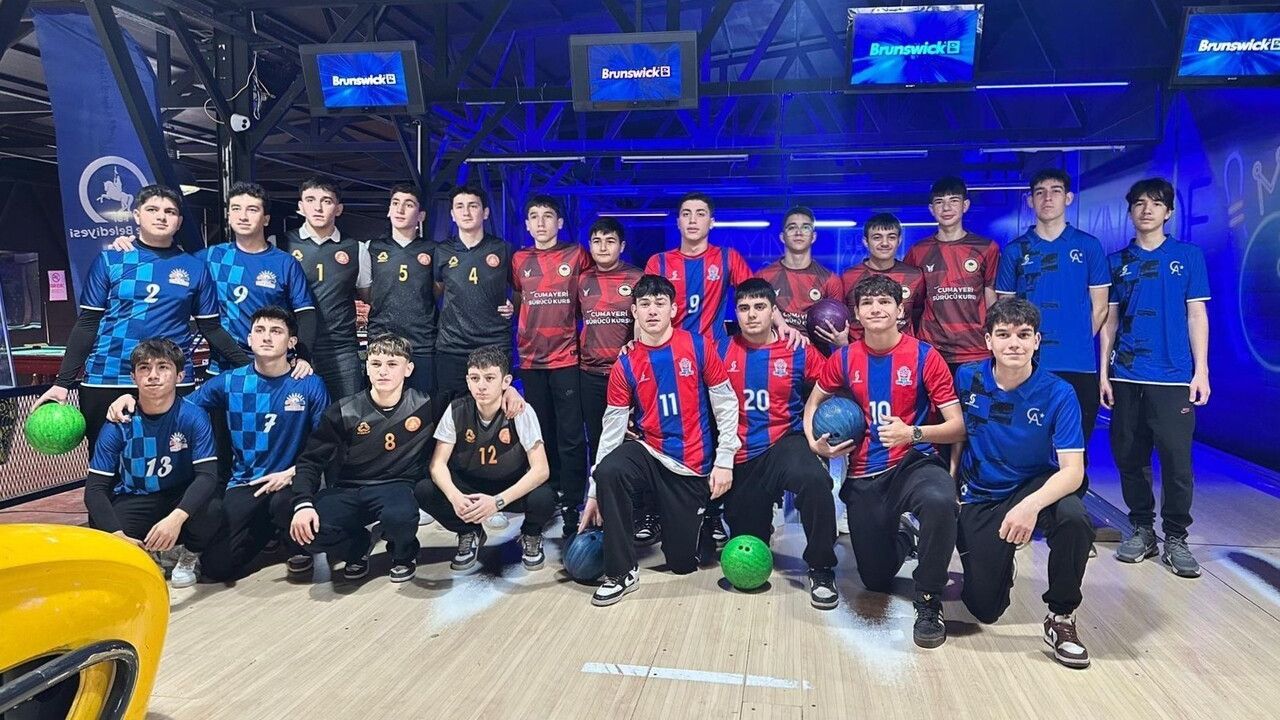 Düzce'de Okul Sporları Gençler Bowling Müsabakaları Sona Erdi