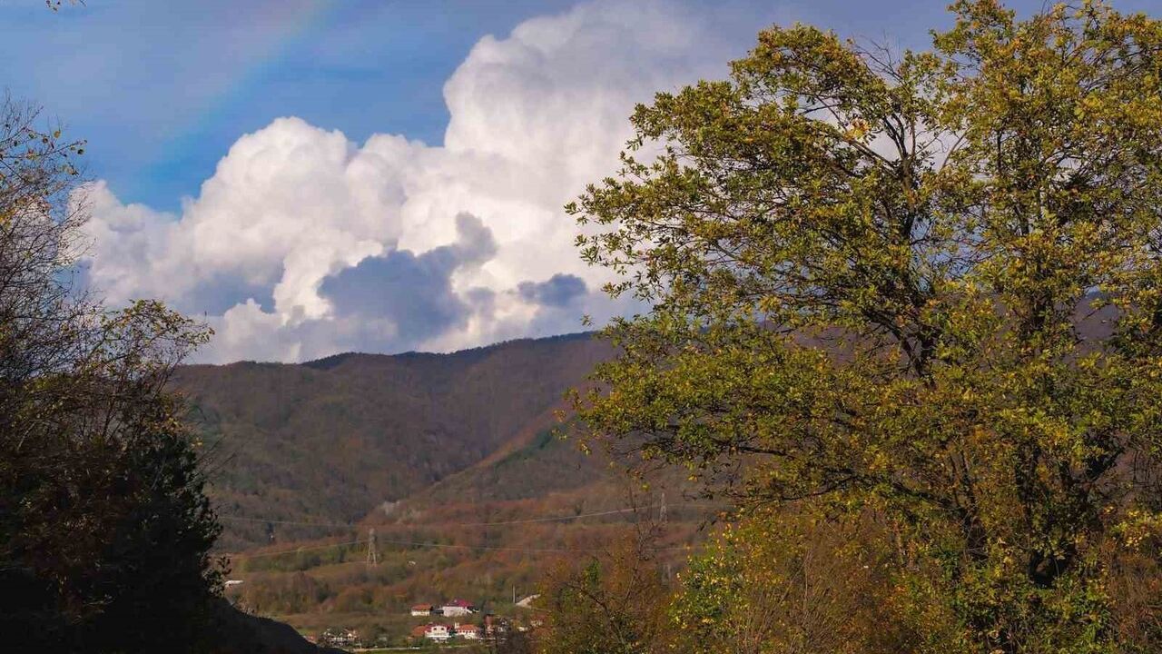 Düzce'de Sağanak Sonrası Gökkuşağı Havayı Renklendirdi