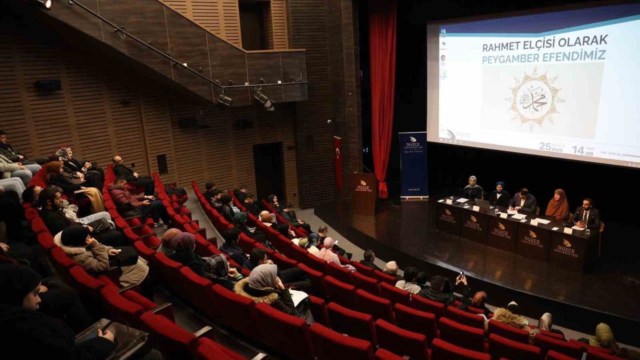 Düzce Üniversitesi'nde Öğrenci Paneli: Rahmet Elçisi Olarak Peygamber Efendimiz