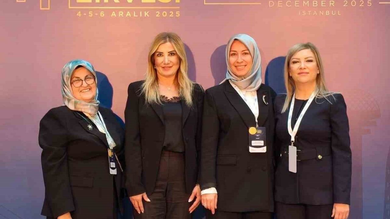 Düzceli kadın meclis üyeleri Yerel Yönetimlerde Kadın Zirvesi'nde