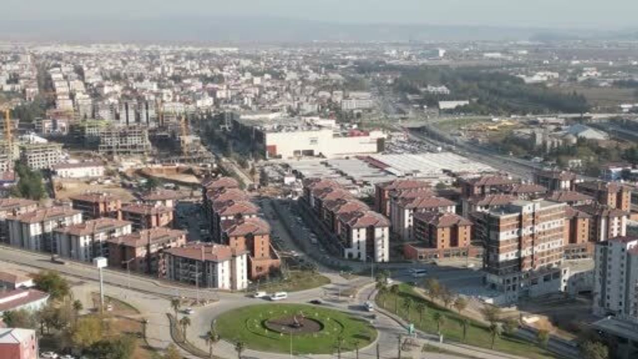 Ebrar Sitesi çevresi ticari hayata yeniden kavuşuyor