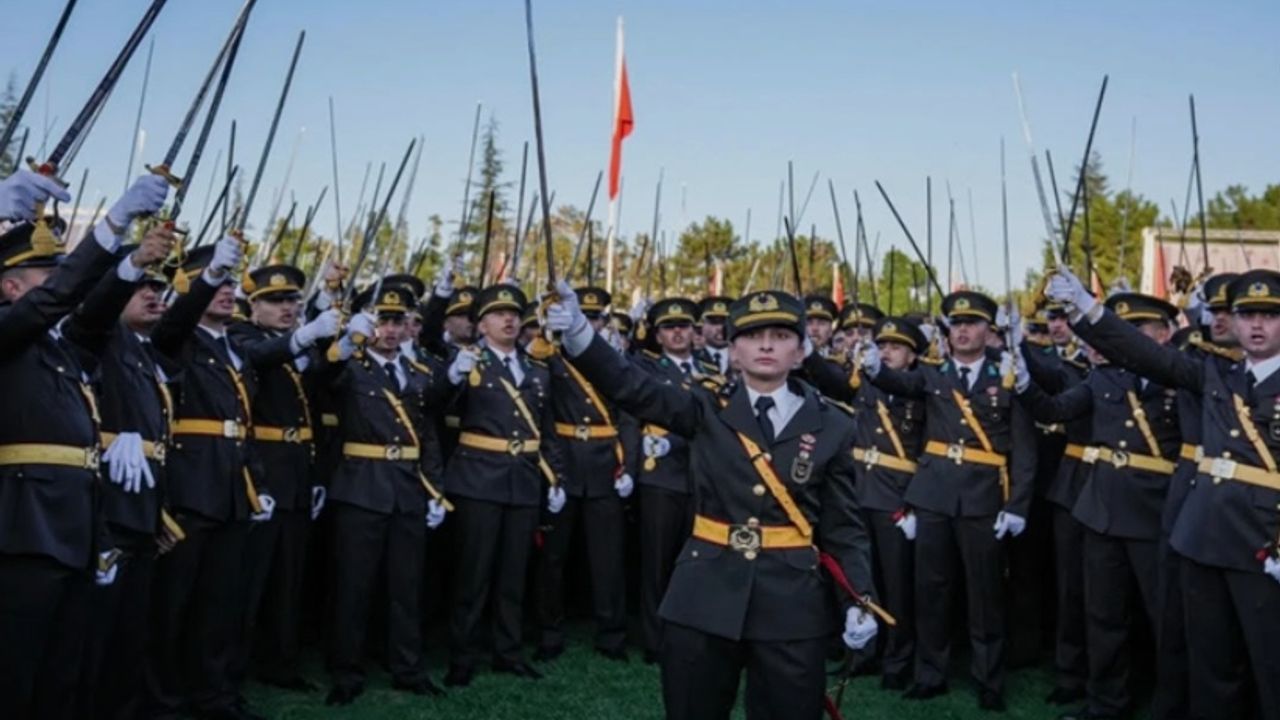 Ebru Eroğlu'na Kapılarını Açtı! Güriş Holding Sahibi Kim, Ne İş Yapar?