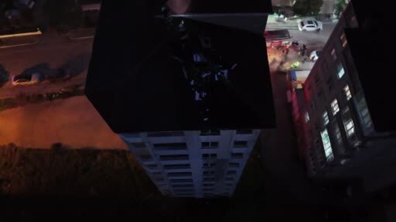 Edirne'de 9. kattaki dairede çıkan yangın çatıyı sardı