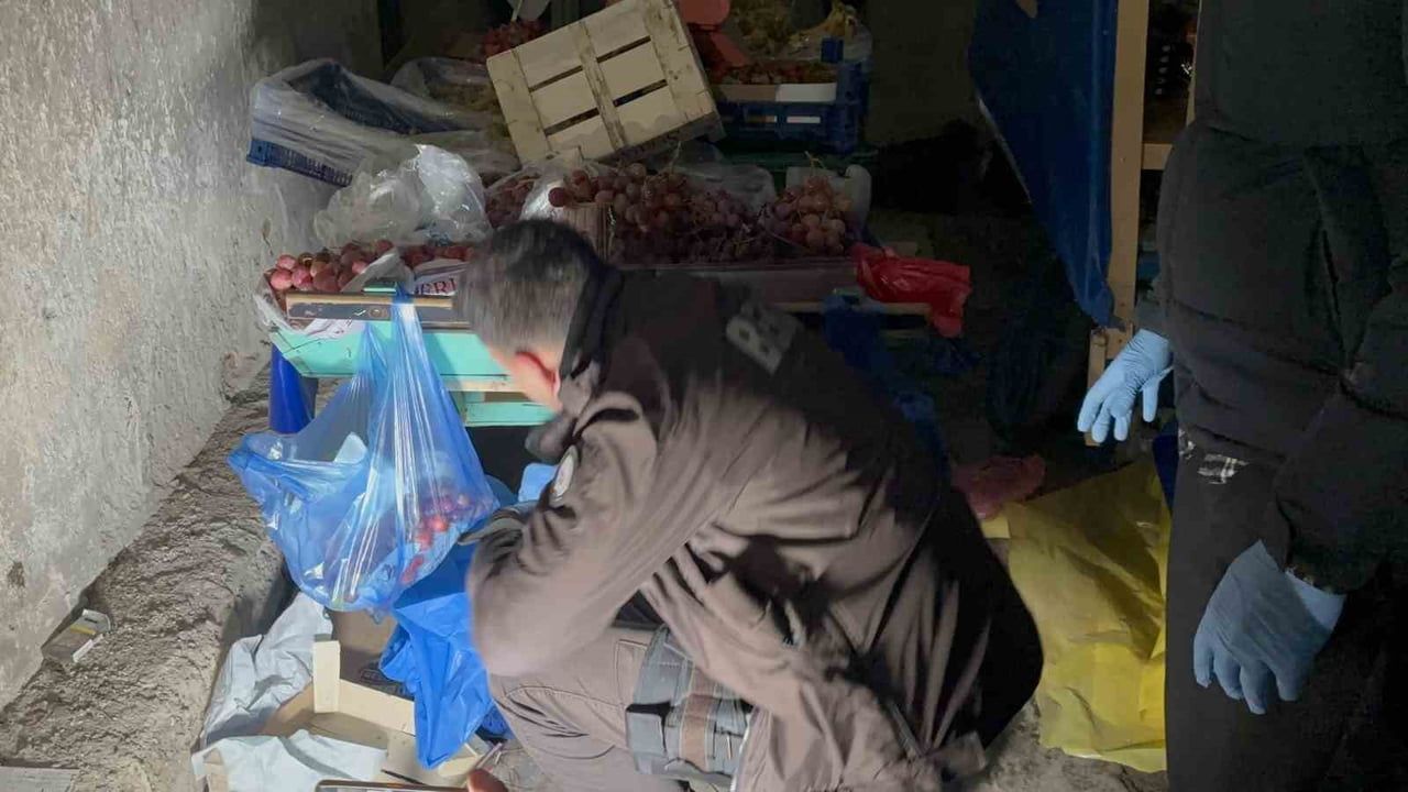 Edirne'de depo baskını: Yılbaşı öncesi kaçak ürün ve uyuşturucu ele geçirildi
