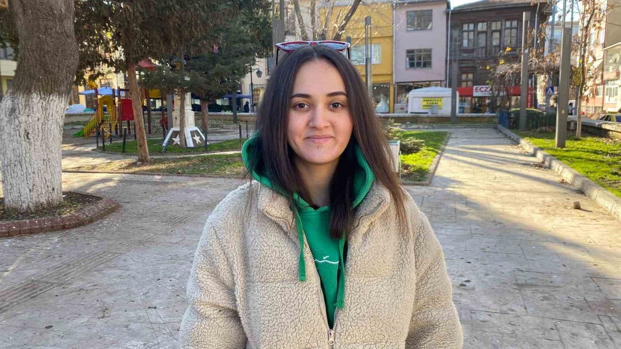 Edirne'de genç mimar kanseri yendi, trafikte korna çalarak kutladı