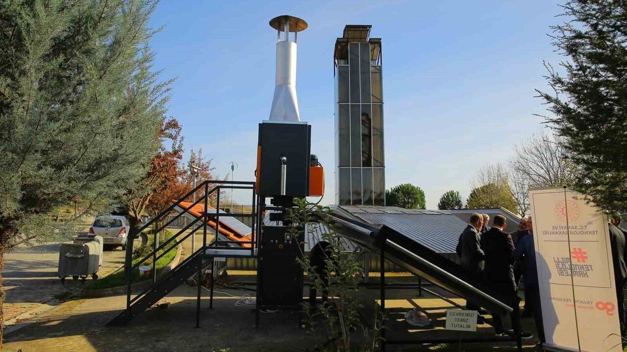 Edirne'de hibrit güneş-elektrik tohum kurutma makinesi tanıtıldı