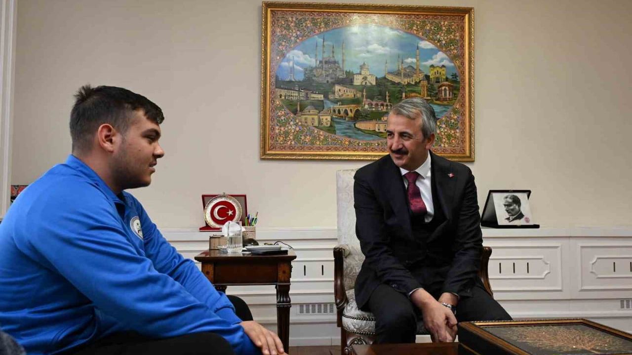 Edirne’de örnek davranış: Lise öğrencilerine Validen teşekkür