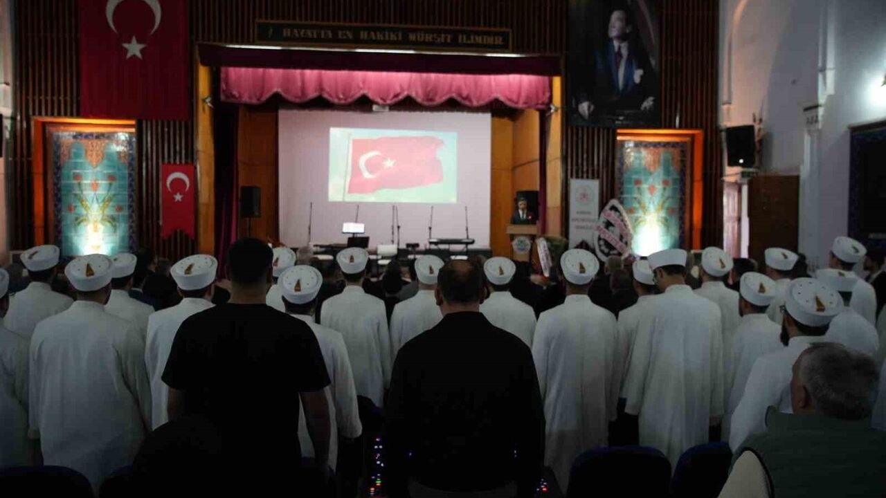 Edirne Dini İhtisas Merkezi ilk mezunlarını uğurladı