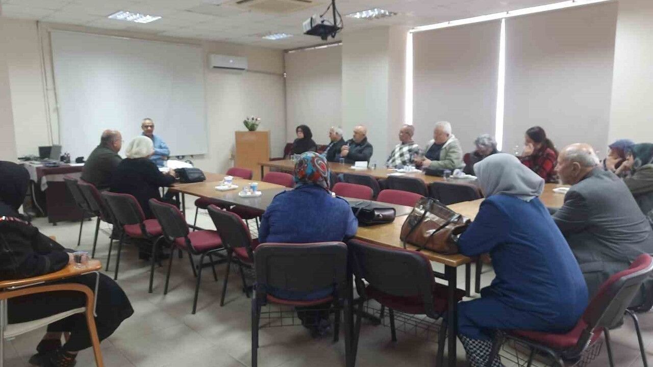 Edremit Devlet Hastanesi'nde Aralık Diyabet Eğitimi Tamamlandı