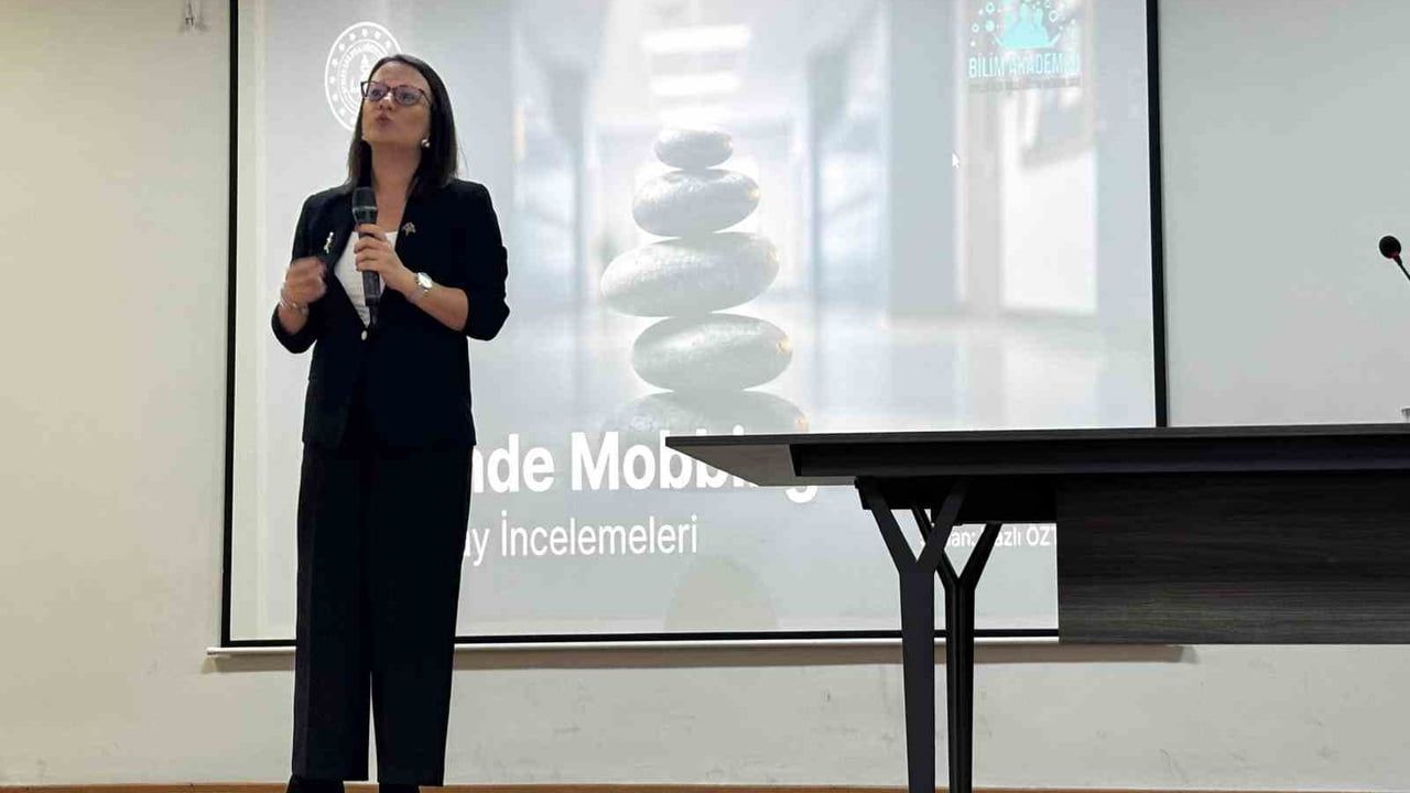 Efeler’de Okul Yöneticilerine Mobbing ve Akran Zorbalığı Semineri