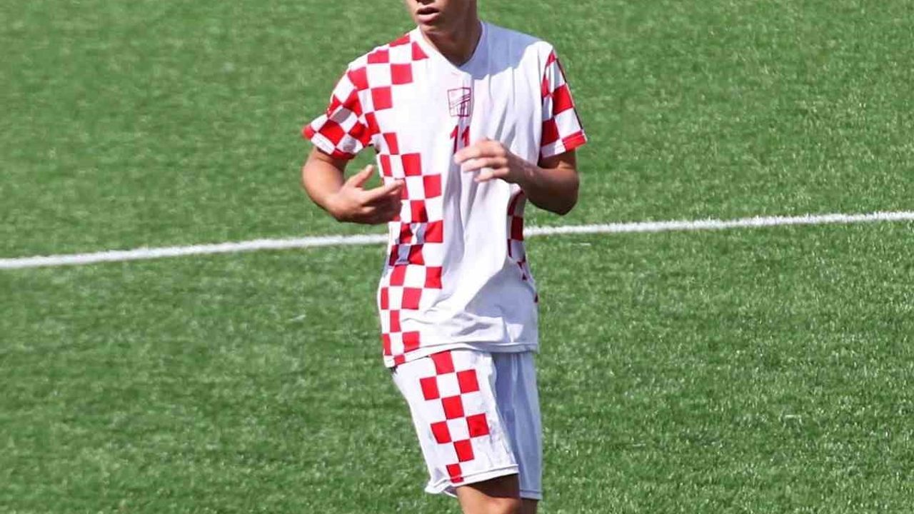 Egehan Kolçak Ayvalık Belediye Gücü'nde parlıyor