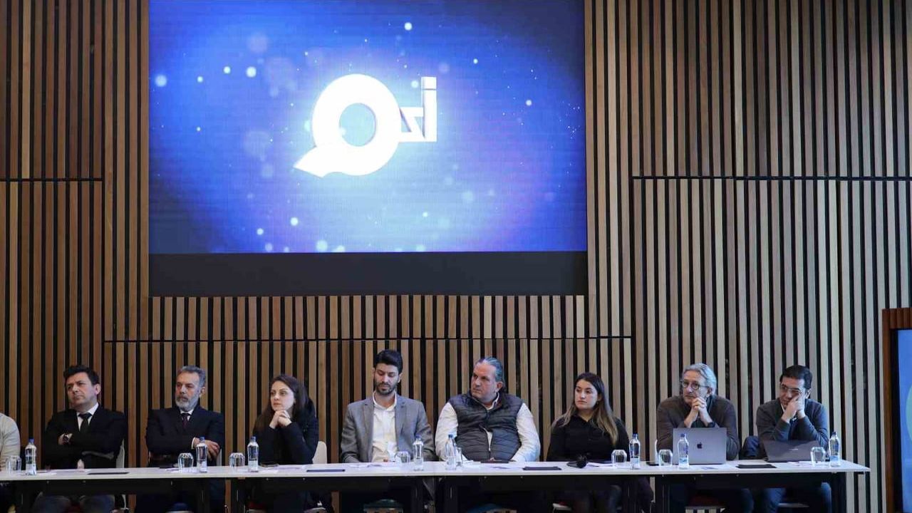 Eğitimciler İzmir’de 'Dijital Deneyim Merkezi'ni Tanıttı