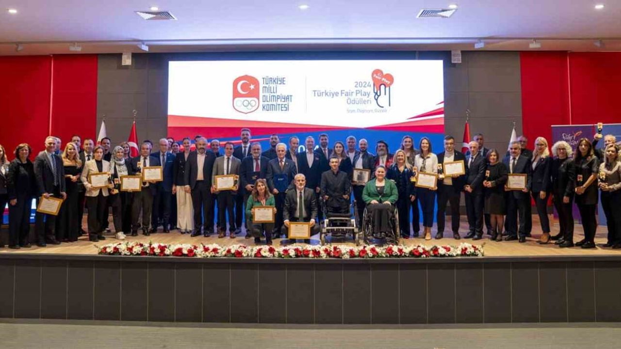 Ejder Sözen'e TMOK'tan 'Tanıtım Dalı Şeref Diploması' — Fair Play Ödülü