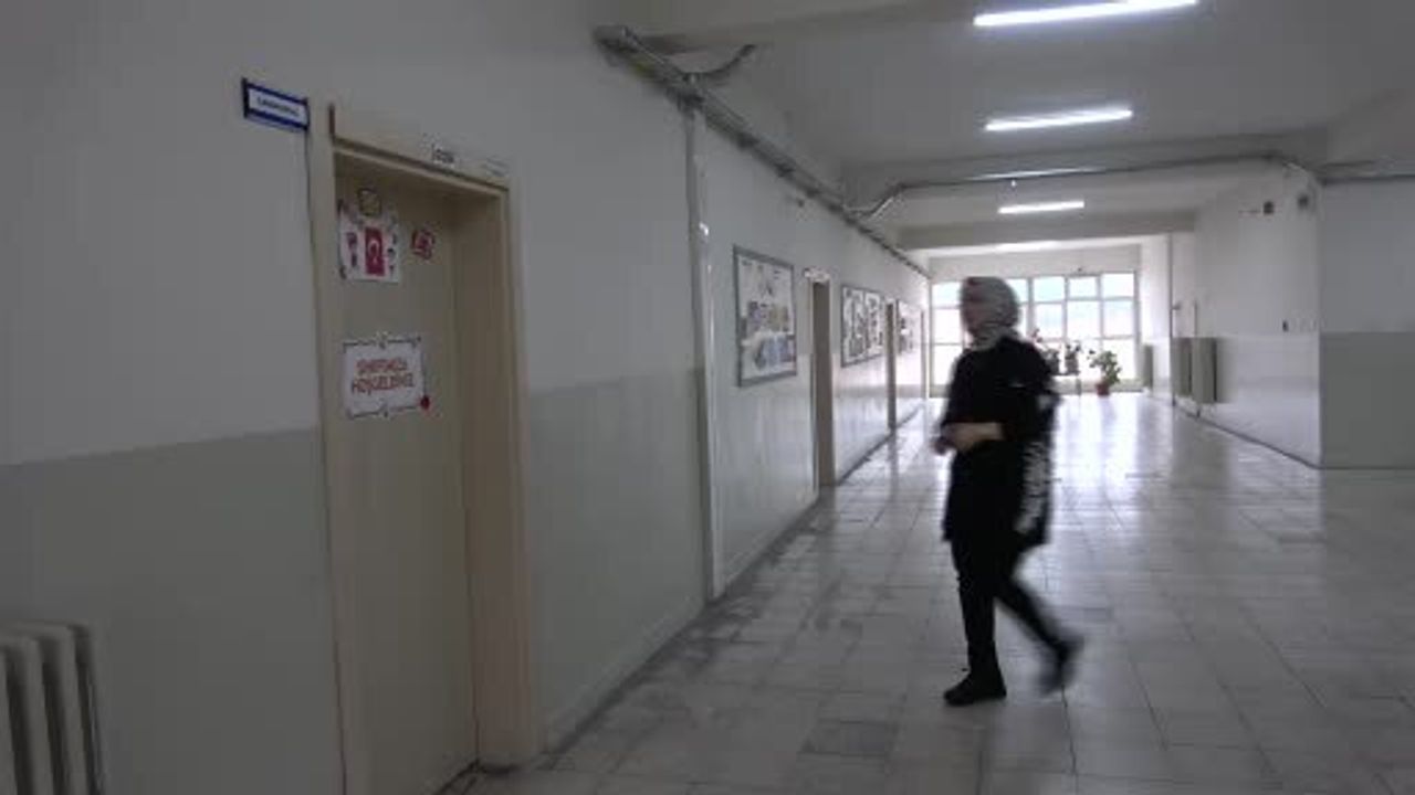 Ekran bağımlılığı haberi ilham verdi: İlknur Ertaç öğrencileri için kitap yazdı