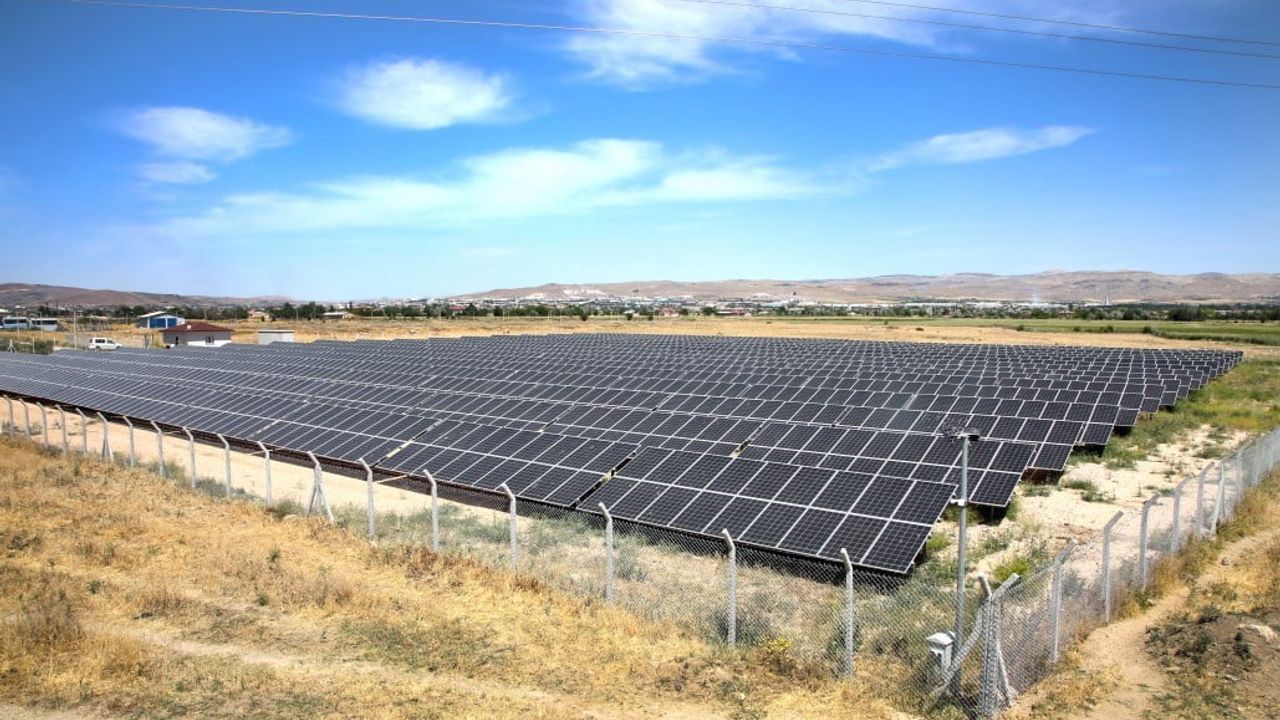 Elazığ'da 227 bin m²'lik alana 19,5 MWp kapasiteli GES için sözleşme imzalandı