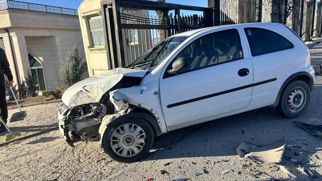 Elazığ'da Adnan Kahveci Bulvarı'nda trafik kazası: 1 yaralı