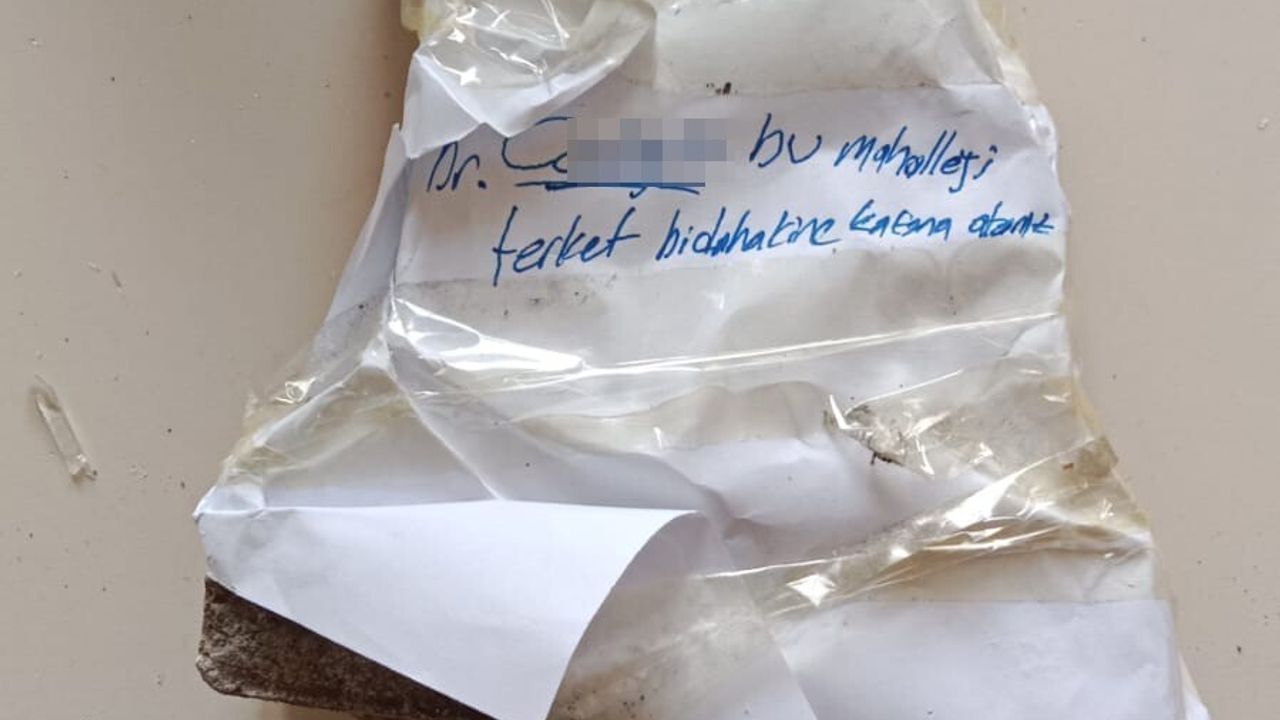 Elazığ'da Aile Sağlığı Merkezine Taşlı Saldırı: Doktora Tehdit Notu