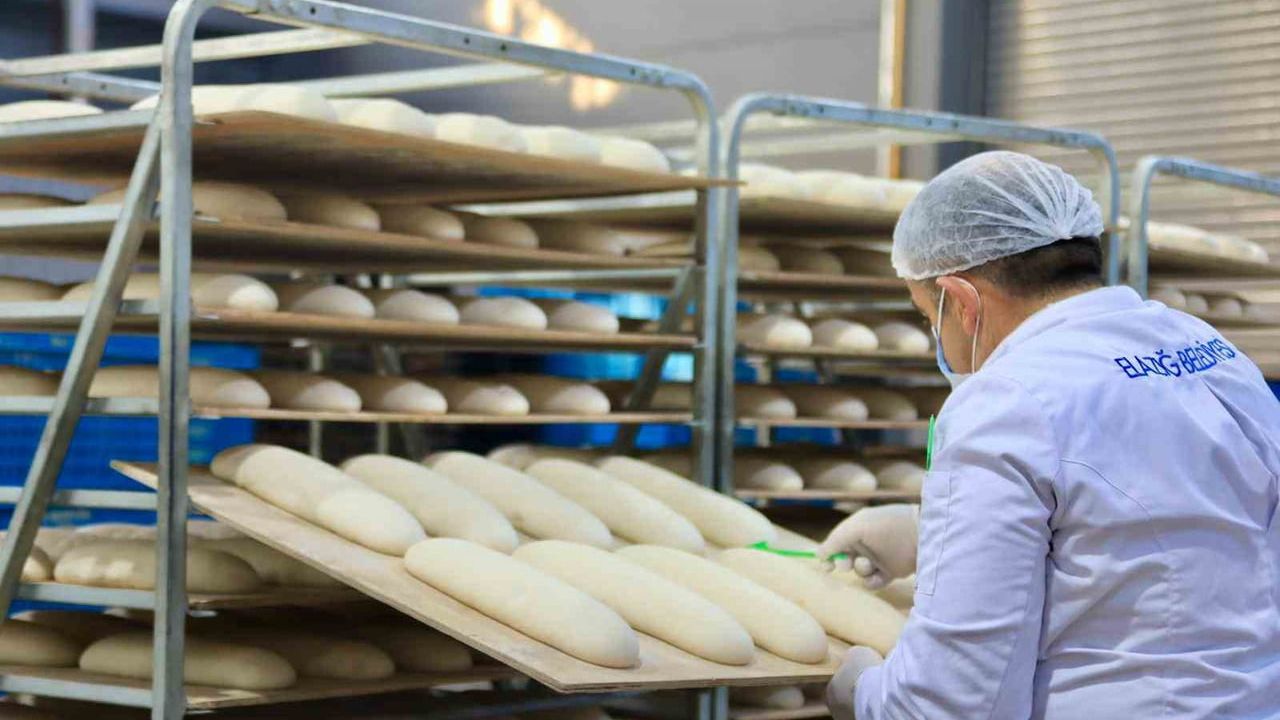 Elazığ'da Halk Ekmek 53 Noktada Uygun Fiyatla Satışta