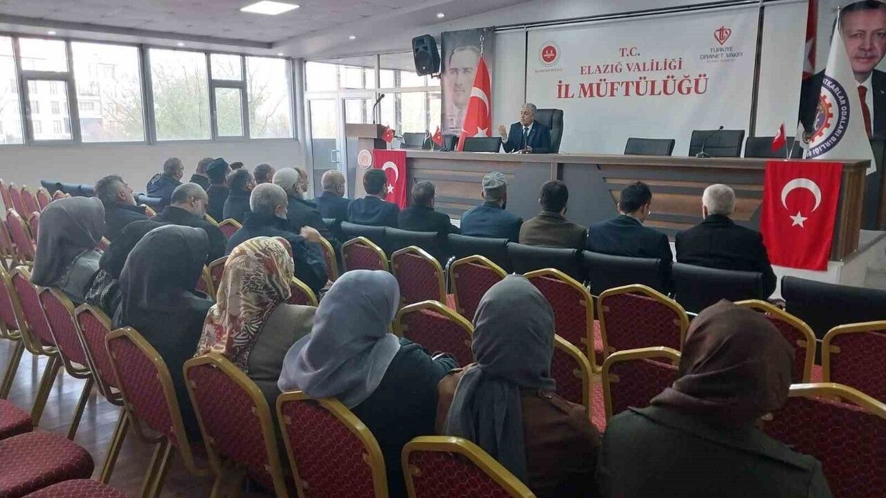 Elazığ'da İl Vaizler Toplantısı Yusuf Bingöl'ün Başkanlığında Yapıldı