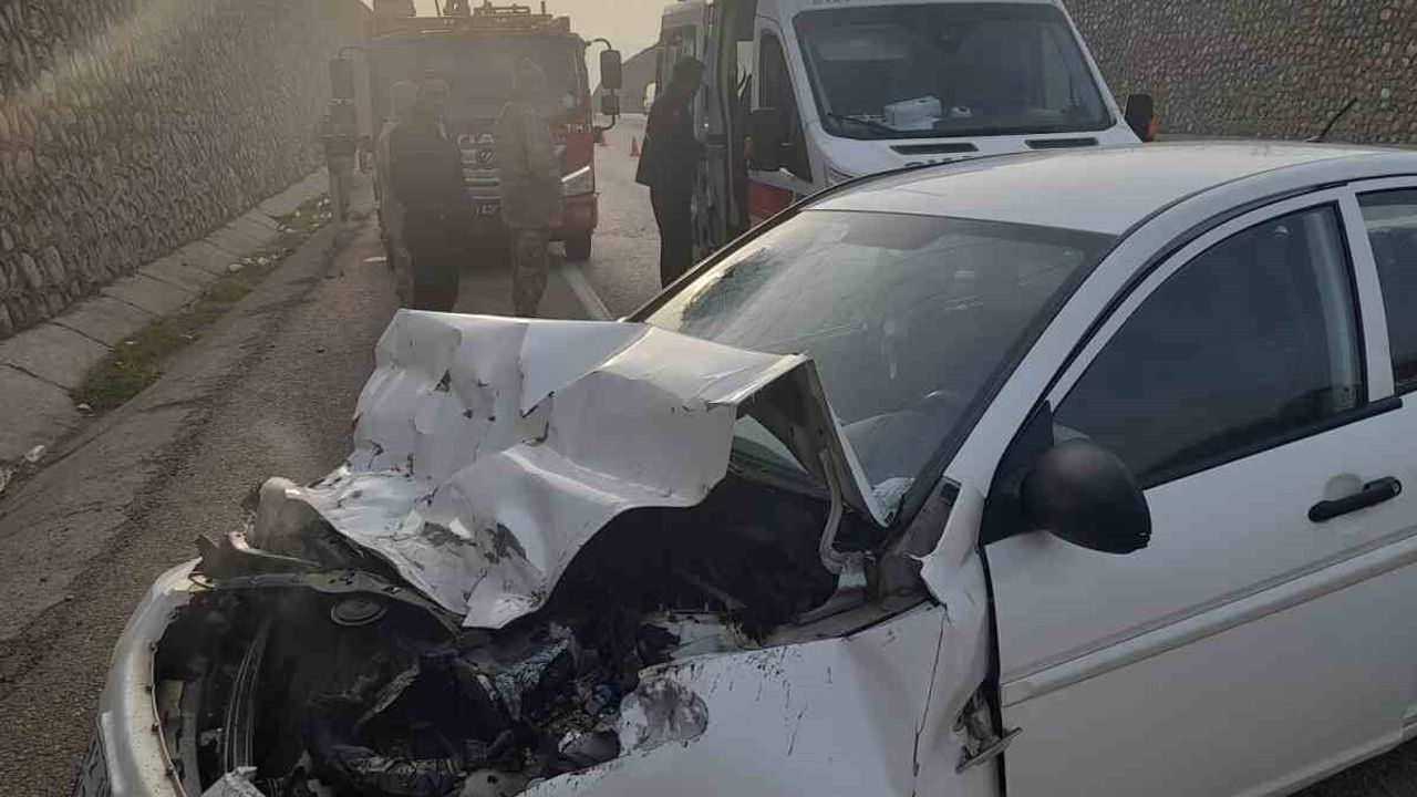 Elazığ'da trafik kazası: Kovancılar'da 3 yaralı