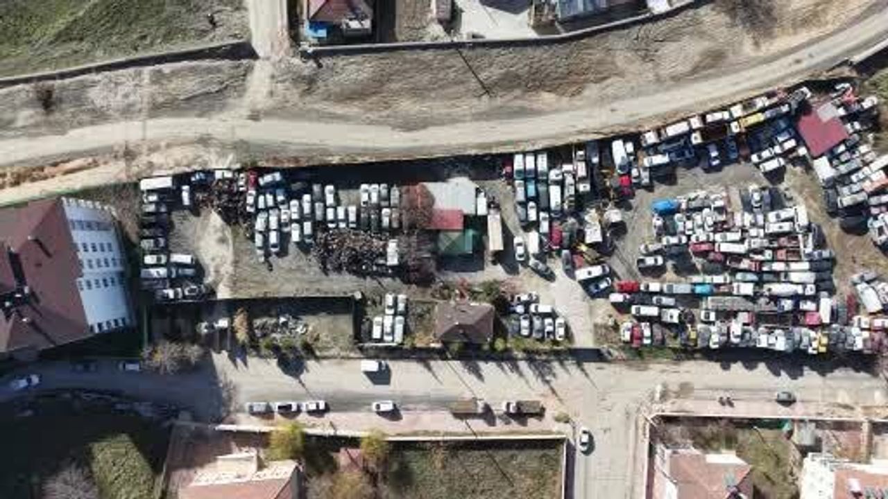 Elazığ'da yediemin otoparkında çürüme: 500 milyon TL'lik araçlar terk edildi