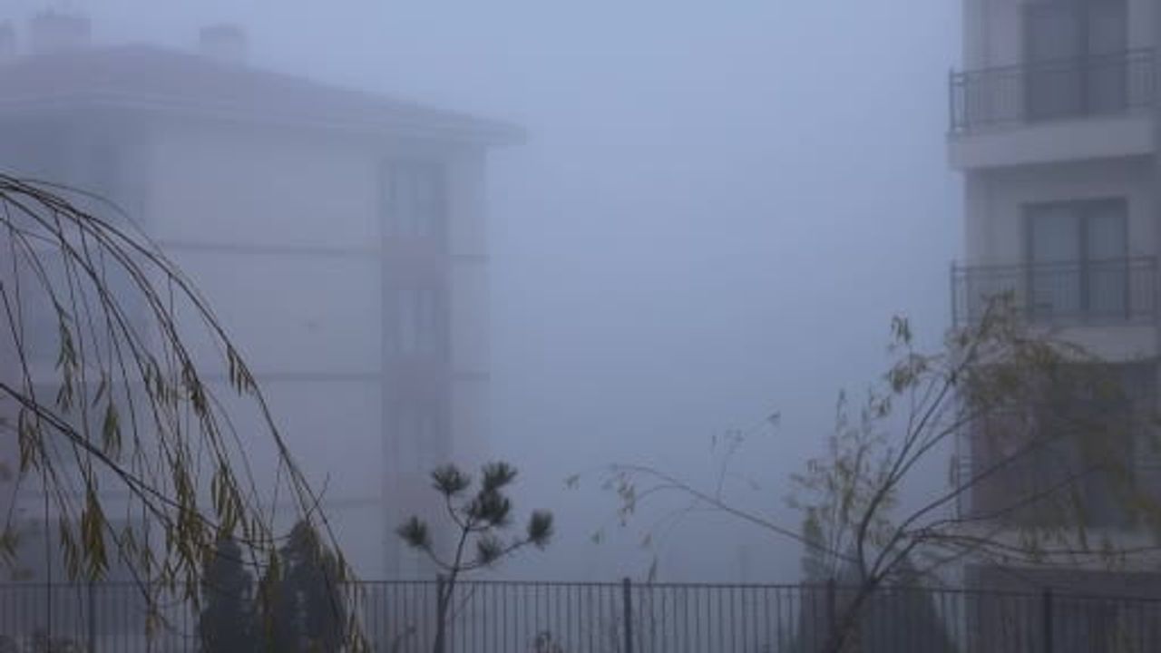 Elazığ’da Yoğun Sis Görüşü 5 Metreye Düşürdü