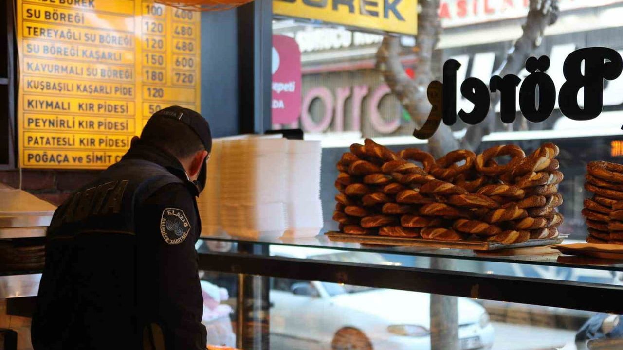 Elazığ’da Zabıta Yeni Yıl Öncesi Market ve Gıda Üretim Yerlerini Denetledi
