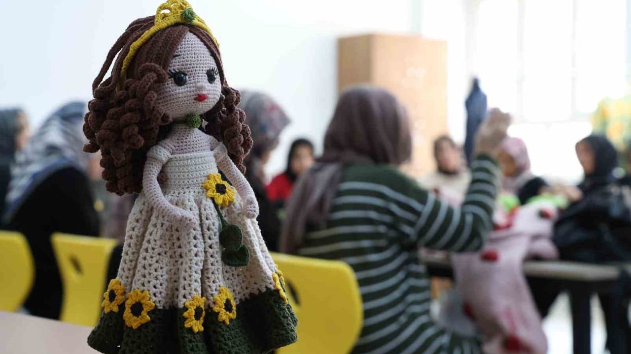 Elazığ'dan İngiltere'ye el emeği: Amigurumi ve örgü kursu