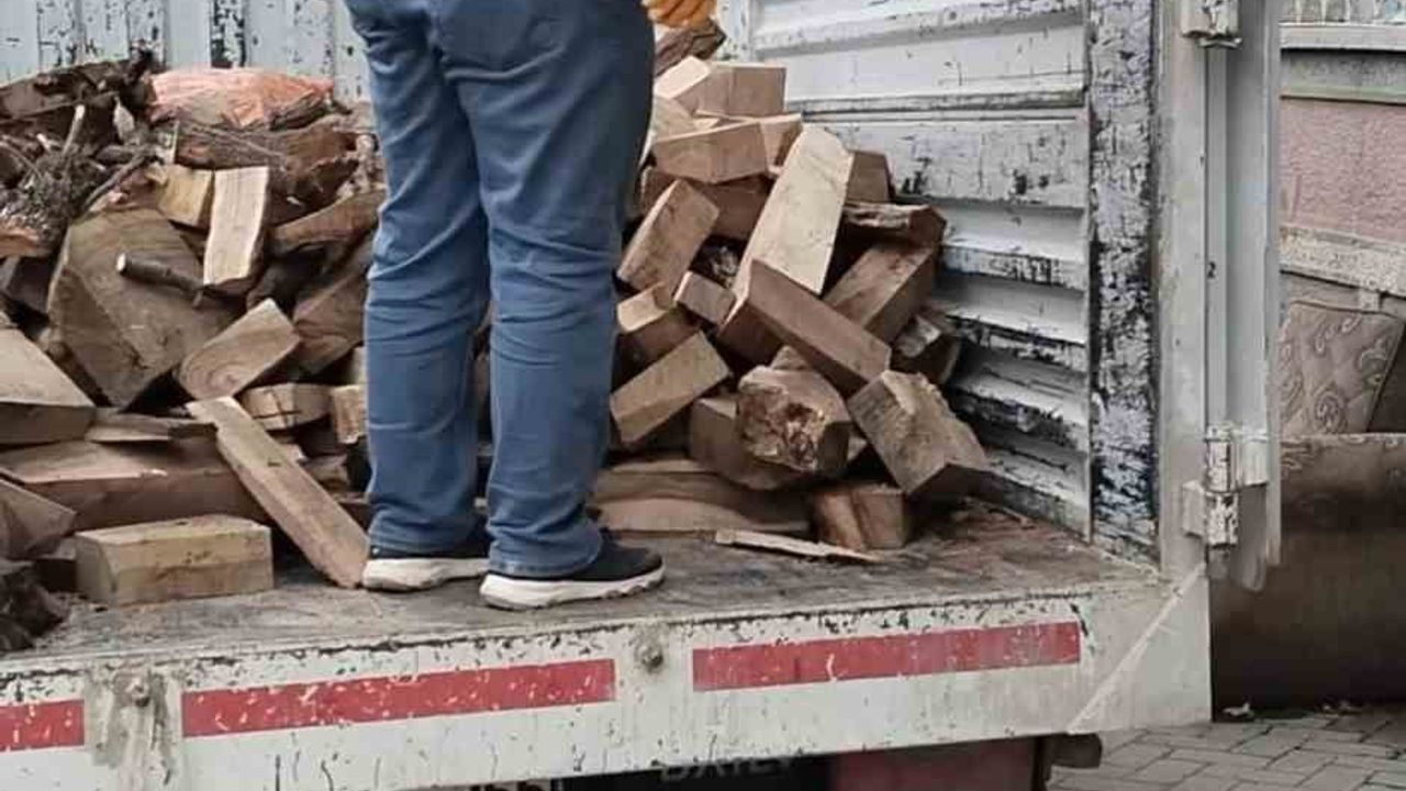 Elazığ Yetimler Vakfı'ndan yetim ailelere 1 ton yakacak desteği