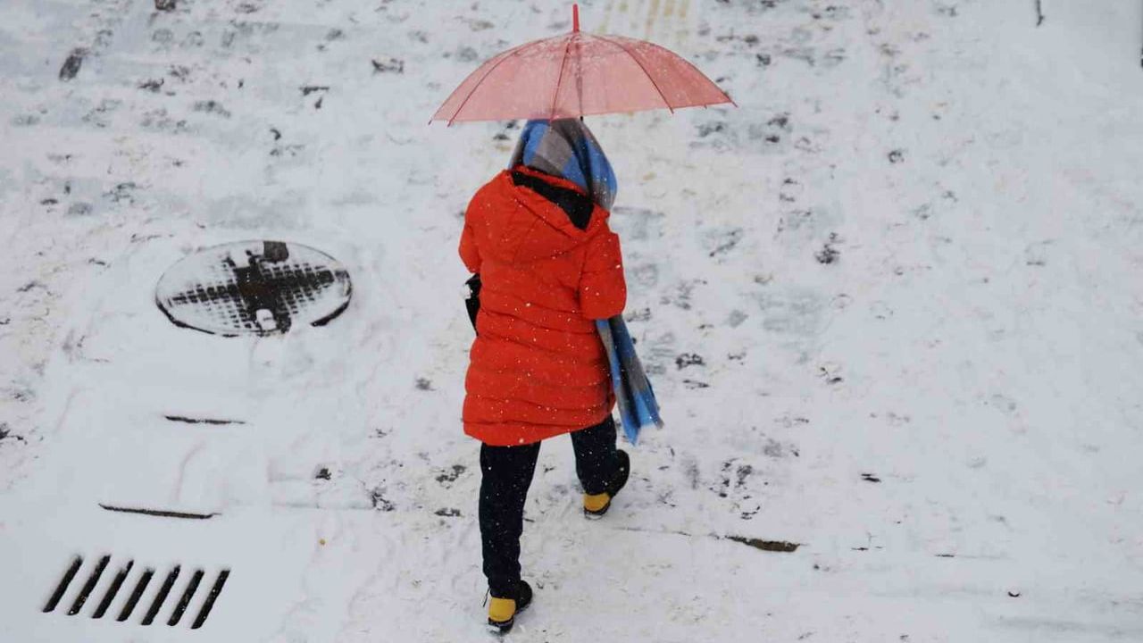 Elazığ yılın son gününde beyaza büründü
