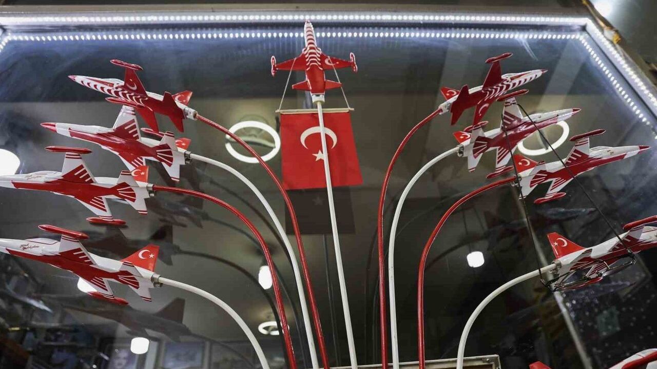 Elazığlı Atilla Demirbaş 60 yıldır 300’e yakın uçak maketi topluyor