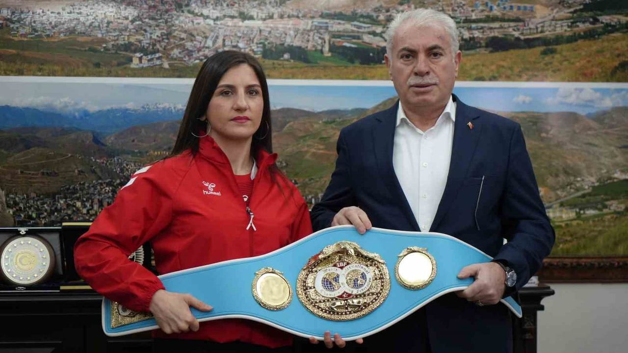 Elif Nur Turhan Bayburt'ta Coşkuyla Karşılandı