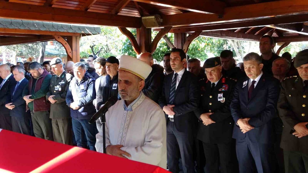 Emekli Tümgeneral Gürsel Öztürk Antalya’da son yolculuğuna uğurlandı