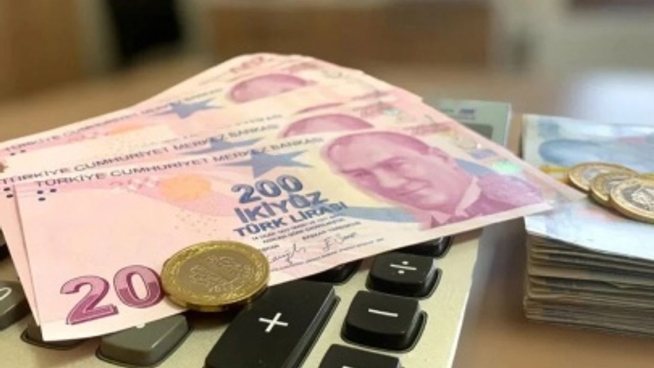 Emekliye Yılbaşı Piyangosu Gibi Promosyon: Rakamlar 30.000 TL'yi Aştı! İşte Aralık 2025 En Yüksek Veren Bankalar