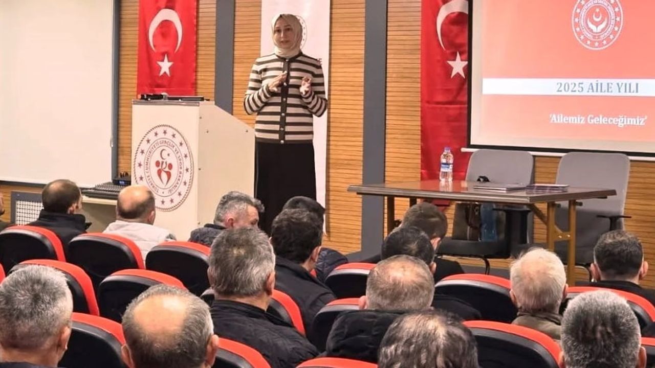 Emet ve Hisarcık’ta muhtarlara "Aile Yılı" eğitimi