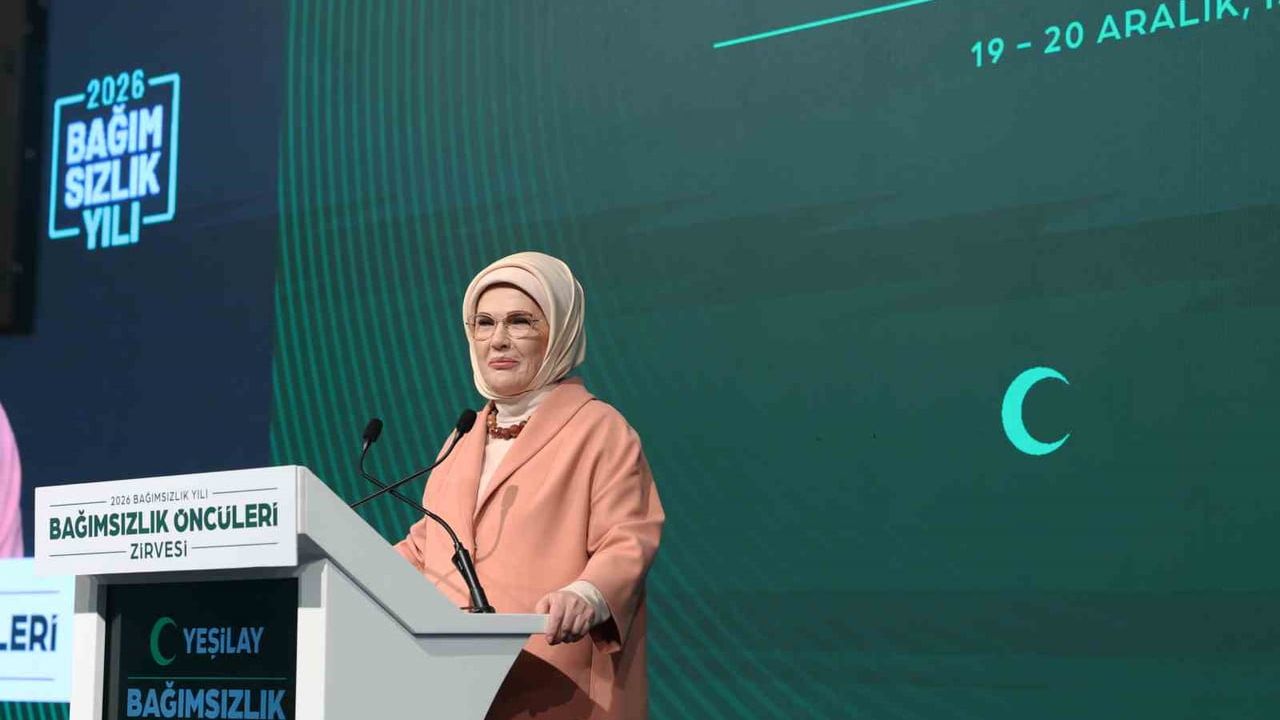 Emine Erdoğan: 2026’yı 'Bağımsızlık Yılı' İlan Ettik — Yeşilay Zirvesinde Bağımlılıkla Mücadele Çağrısı