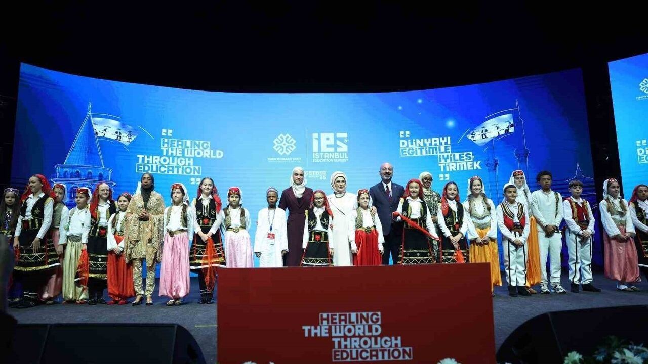 Emine Erdoğan: Yapay zekâ savaş aracı haline geldi; eğitim dünyayı iyileştirecek tek çaredir