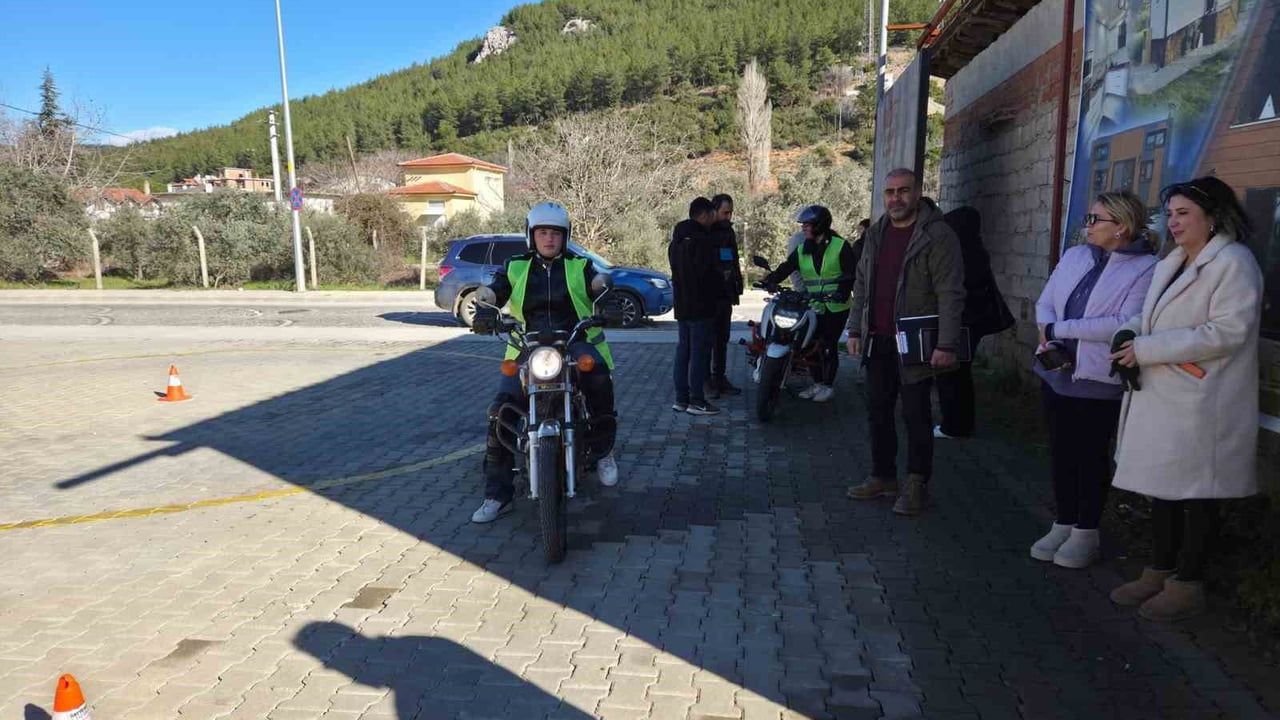 Emre Çay, Ula'daki MTSK Direksiyon Sınav Alanını Denetledi