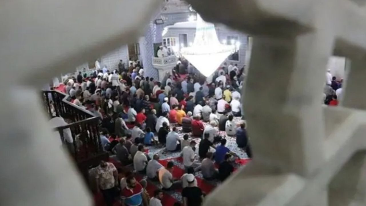 En Yeni Cuma Mesajları ve Sözleri: 2025 Yılına Özel, Ayetli, Hadisli ve Duygu Yüklü Cuma Paylaşımları