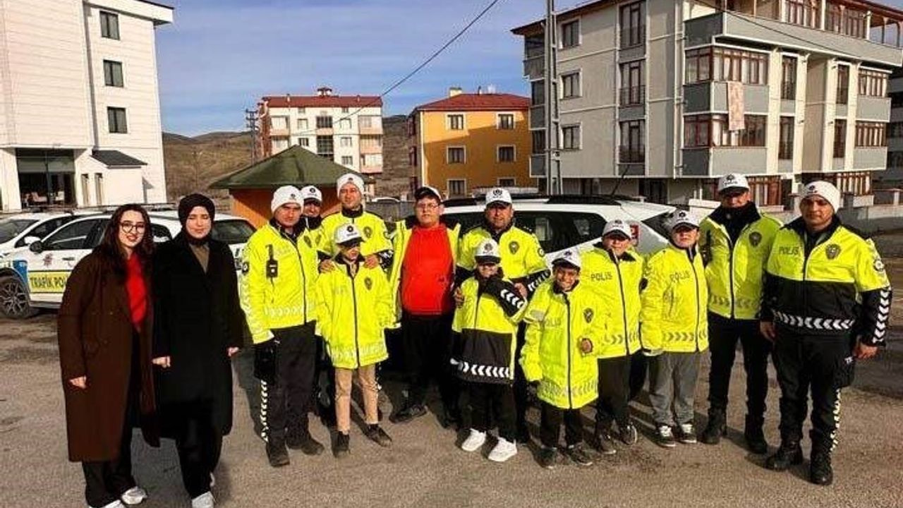 Engelliler Günü'nde Refahiye YİBO'da Trafik Etkinliği